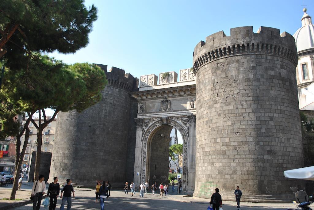 Bed & Breakfast A Castel Capuano 那不勒斯 外观 照片