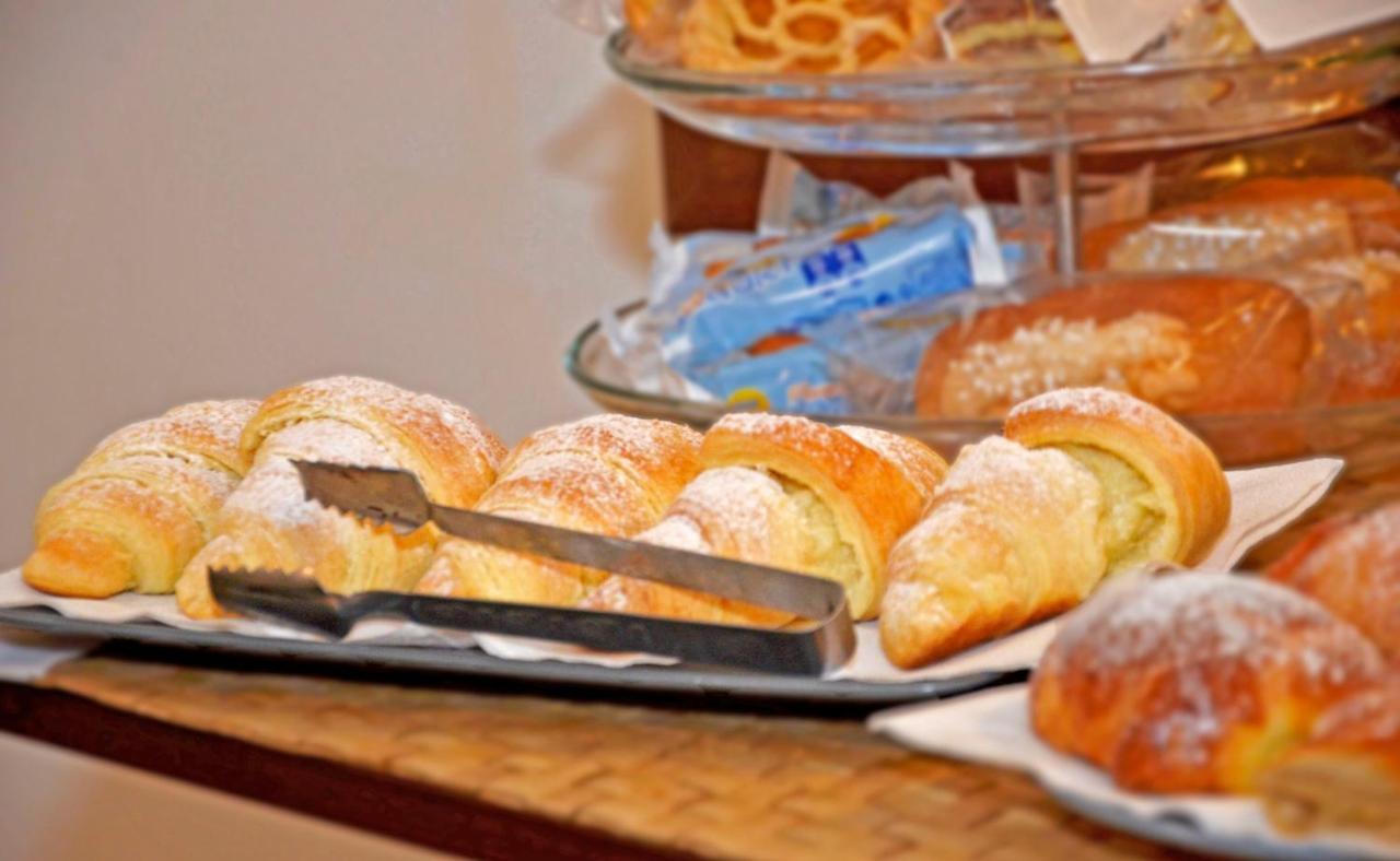Bed & Breakfast A Castel Capuano 那不勒斯 外观 照片